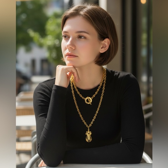 Celine Gold-Plated Pineapple Pendant Toggle Necklace Or Belt - Picture 3 of 12